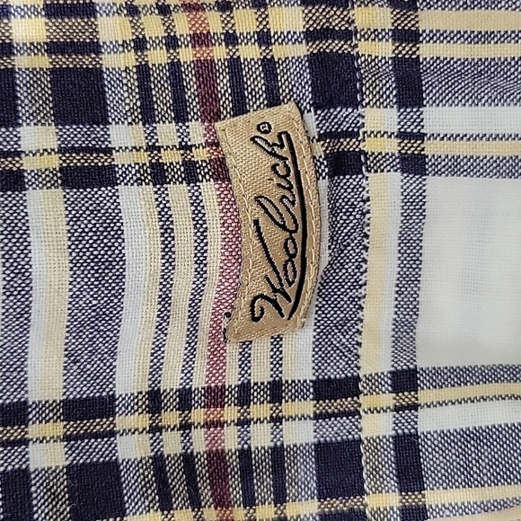 Woolrich, Men's Plaid Short-sleeved Button-down Shirt, Size Large - Picture 6 of 6